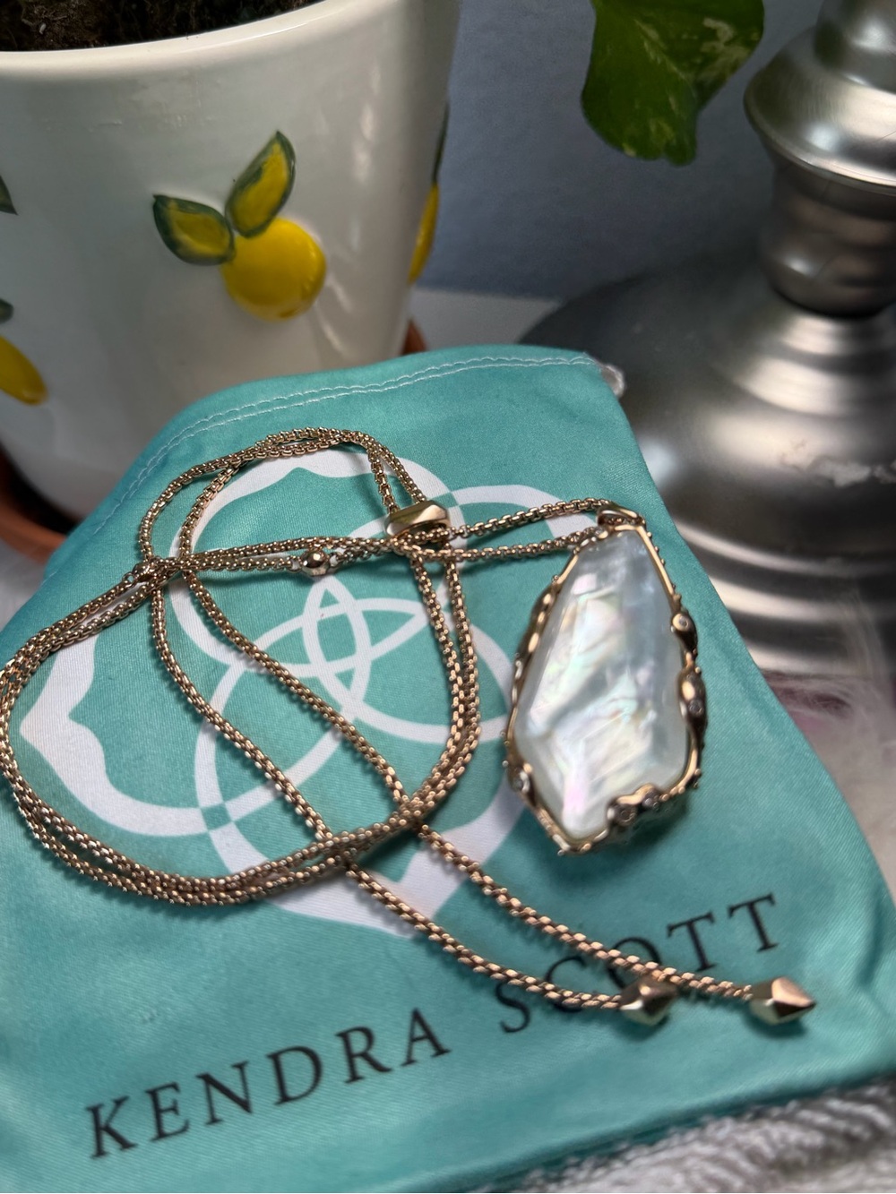 Kendra Scott Rose Gold Long Pendant Necklace Iridescent Mother of Pearl